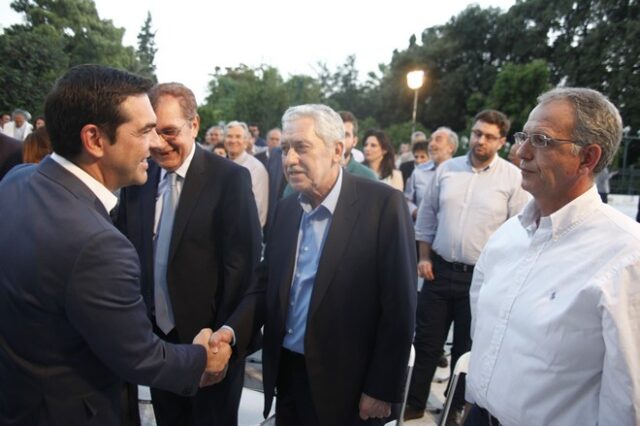 Σε λίγο η εκδήλωση για την αναθεώρηση. Παρών και ο Φ. Κουβέλης
