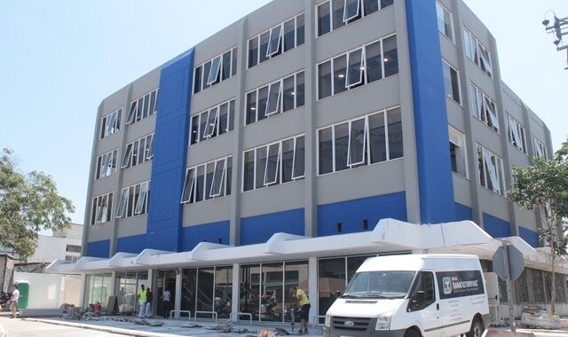 Στις επάλξεις από Δευτέρα