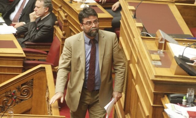 Δύσκολες ώρες για τον βουλευτή Βασίλη Οικονόμου