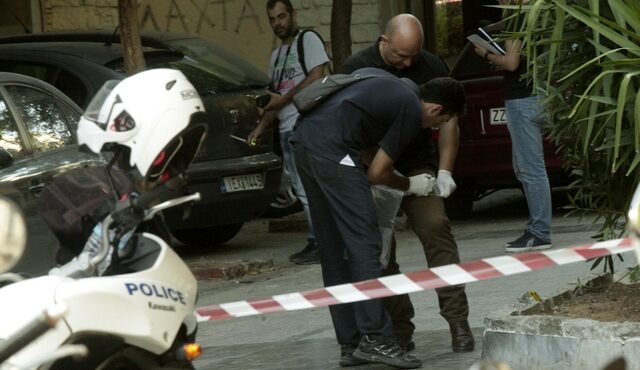 Πυροβολισμοί στην Ομόνοια: Παρεξήγηση με ‘άρωμα’ γυναίκας