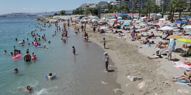 Ποιες είναι οι τέσσερις πολυσύχναστες παραλίες της Αττικής που κρίθηκαν ακατάλληλες;