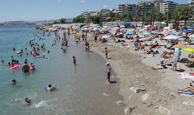 Ποιες είναι οι τέσσερις πολυσύχναστες παραλίες της Αττικής που κρίθηκαν ακατάλληλες;