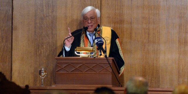 Παυλόπουλος: Έκδοση μορφής ευρωομόλογου για την κρίση χρέους