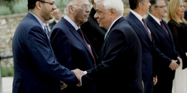 Τι γύρευε ο Θεοχαρόπουλος στην Προεδρία
