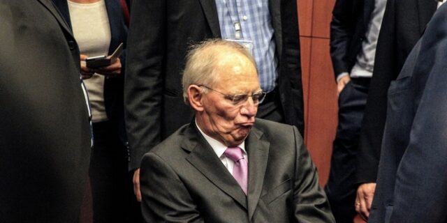 Δύο μέτρα και δύο σταθμά από Σόιμπλε για Ισπανία και Ελλάδα