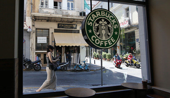 Μαρινόπουλος: Στο σφυρί τα Starbucks στην Ελλάδα
