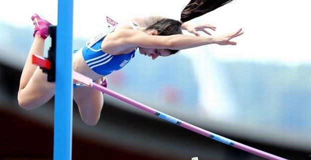 Ο πολιτικός κόσμος υποκλίνεται στη χρυσή Κατερίνα Στεφανίδη