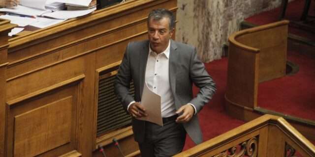 Ερώτηση Θεοδωράκη σε Τσίπρα για την απλήρωτη εργασία