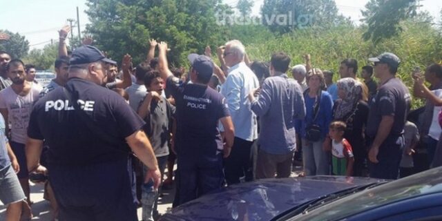 Έκρυθμη η κατάσταση με τους πρόσφυγες στη Θεσσαλονίκη εξαιτίας αιφνίδιου θανάτου προσφυγοπούλας