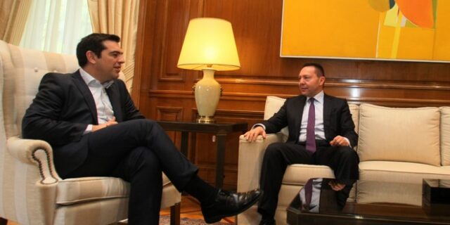 Γιατί το Μαξίμου βάζει στο στόχαστρο το Στουρνάρα