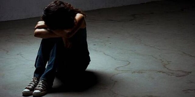Χειροπέδες σε εγκληματική οργάνωση – Φυλάκιζαν γυναίκες και τις εξωθούσαν στην πορνεία