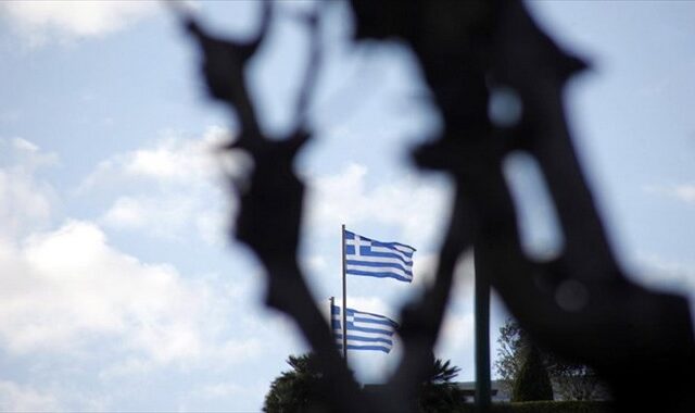 Financial Times: Η Ελλάδα εκπλήσσει με την οικονομική της ανάπτυξη