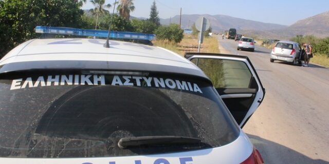 Διακινητές προσέκρουσαν σε κολώνα της ΔΕΗ κατά τη διάρκεια καταδίωξης