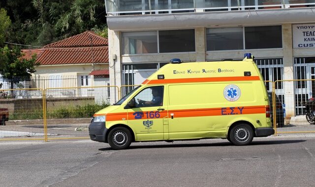 Τραγωδία στον Άγιο Δημήτριο. Νεαρός έχασε τον έλεγχο του αυτοκινήτου του και έπεσε σε στάση λεωφορείου