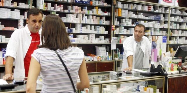Στοπ στις ρυθμίσεις για τους φαρμακοποιούς