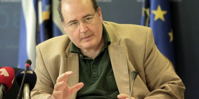 Φίλης: Δεν πρέπει να υπάρχουν λευκές σελίδες στα σχολικά βιβλία της ιστορίας