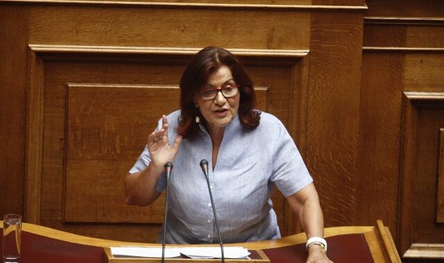 ΠΑΣΟΚ: Αφήνουμε τη Θ. Φωτίου με τα κακοφτιαγμένα γεμιστά της