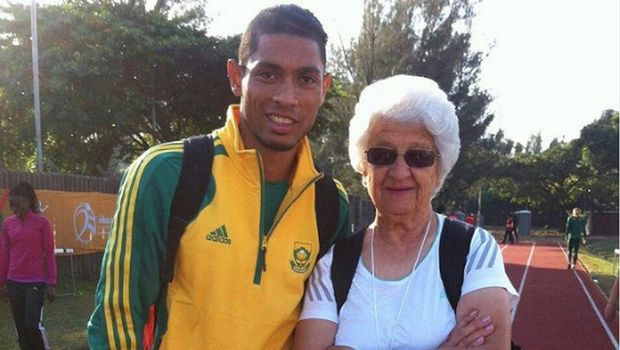 Ρίο 2016: Η σούπερ γιαγιά πίσω από τον ‘χρυσό’ Γουέιντ Φαν Νίκερκ
