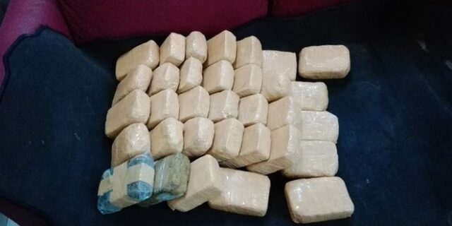 Πήγε να ‘περάσει’ από τη Μυτιλήνη με 17 κιλά ηρωίνης