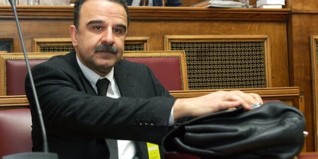Μαντζουράνης: ‘Δεν είμαι δικηγόρος του Μαρινάκη, είμαι του Κοντομηνά’
