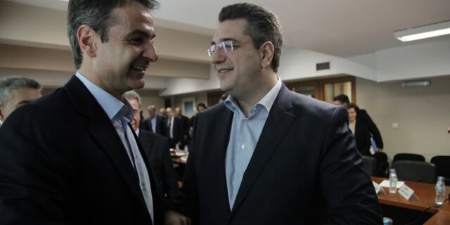 Μητσοτάκης με Τζιτζικώστα σε καλό κλίμα για ΔΕΘ και προσφυγικό