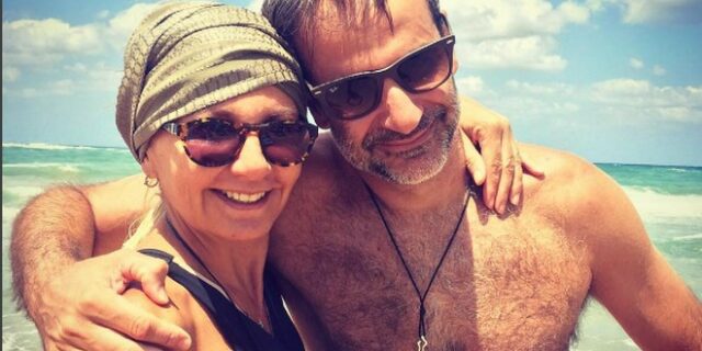Κυριάκος Μητσοτάκης: H selfie με τη γυναίκα του σε παραλία της Κρήτης