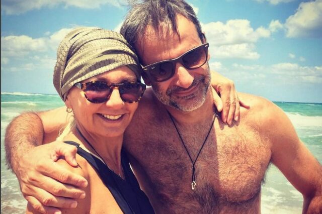 Κυριάκος Μητσοτάκης: H selfie με τη γυναίκα του σε παραλία της Κρήτης