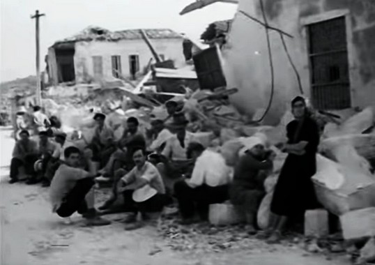 Μηχανή του Χρόνου: Οι καταστροφικοί σεισμοί του 1953 στην Κεφαλονιά με τα μάτια ενός αγοριού