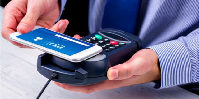 Apple Pay και mobile wallets, η επόμενη ‘επανάσταση’ στις συναλλαγές