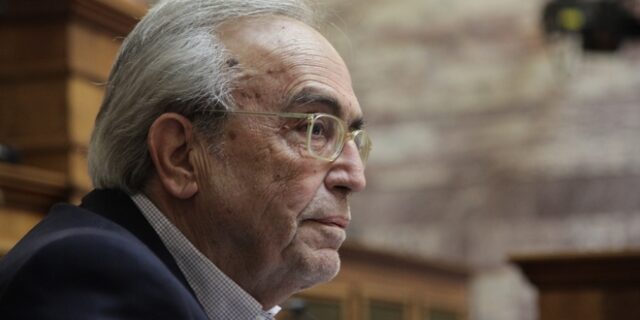 Μπαλτάς και 28 βουλευτές του ΣΥΡΙΖΑ καταγγέλλουν σκάνδαλο στο ΥΠΠΟ