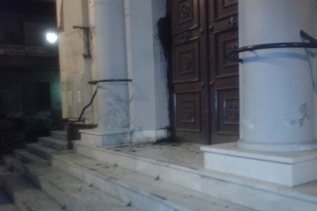 Ιερείς καλούν αναρχικούς σε διάλογο για την εξουσία. ‘Αντί για τον γάιδαρο δέρνουν το σαμάρι’