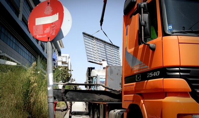 Η ΝΔ μετακομίζει: Το μάζεψαν το έμβλημα