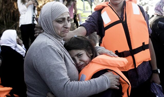 ΣΥΡΙΖΑ: Η ΝΔ συντάσσεται με τις χώρες του Βίζενγκραντ στο προσφυγικό