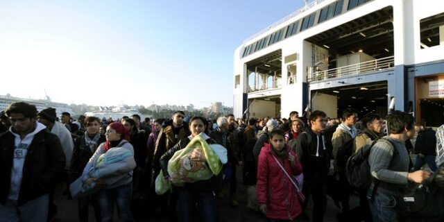 Οικονομική ‘ανάσα’ το 2015 για τις ακτοπλοϊκές εταιρείες χάρη στη μεταφορά προσφύγων