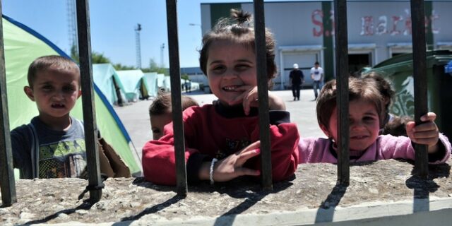 Καταγγελίες για σεξουαλικές κακοποιήσεις παιδιών σε κέντρα προσφύγων στην Ελλάδα
