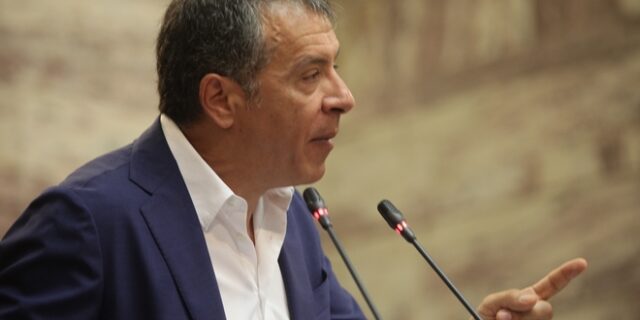 Πέντε προτάσεις για τις τηλεοπτικές άδειες διατύπωσε ο Σταύρος Θεοδωράκης
