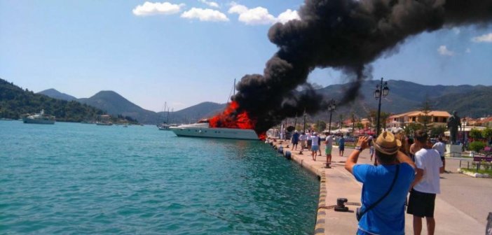 Νυδρί: Κάηκαν και βυθίστηκαν μία θαλαμηγός και ένα ιστιοπλοϊκό
