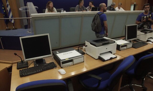 Τηλεοπτικές άδειες: Απαντήσεις σε 21 ερωτήσεις για τη δημοπρασία