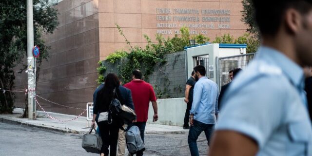 Τηλεοπτικές άδειες: Οι εικόνες της μεγάλης μάχης