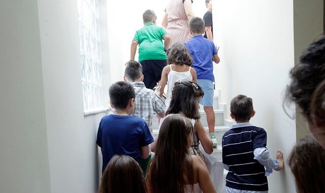 Κυβερνητικές πηγές για παιδικούς σταθμούς: Διατέθηκαν περισσότερα χρήματα από κάθε άλλη χρονιά