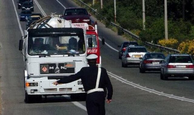 Τσουχτερά πρόστιμα στα βαρέα οχήματα που αποφεύγουν τα διόδια