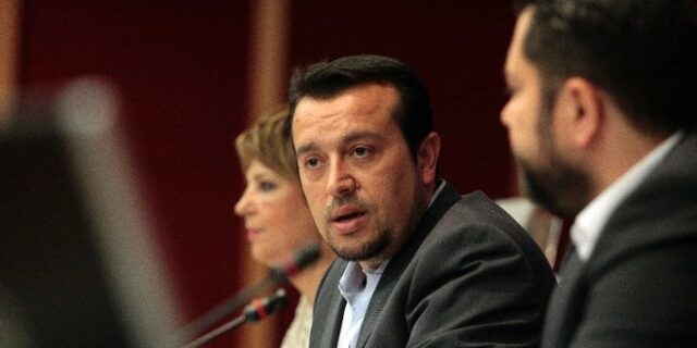Τηλεοπτικές άδειες: Κόντρα Παππά – ΝΔ, ενώ συνεχίζεται η προσομοίωση