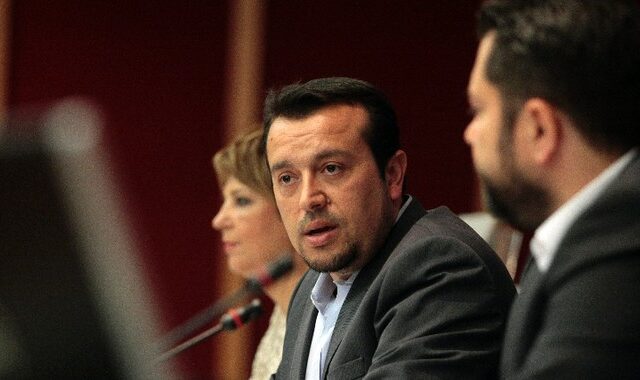 Τηλεοπτικές άδειες: Κόντρα Παππά – ΝΔ, ενώ συνεχίζεται η προσομοίωση