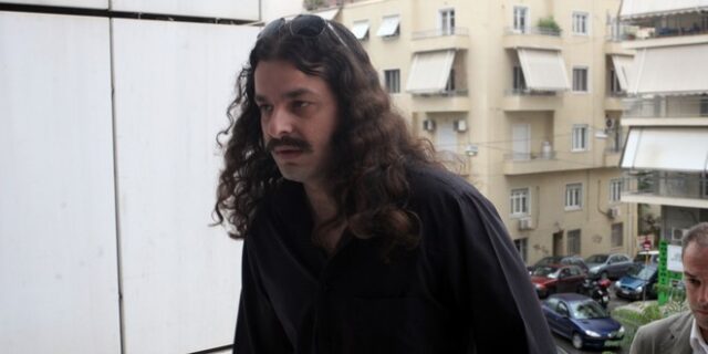 Για μία προσπέραση ο Μπαρμπαρούσης και το σόι του έστειλαν στο νοσοκομείο τον αστυνομικό