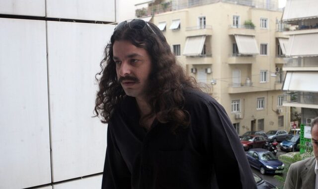 Για μία προσπέραση ο Μπαρμπαρούσης και το σόι του έστειλαν στο νοσοκομείο τον αστυνομικό