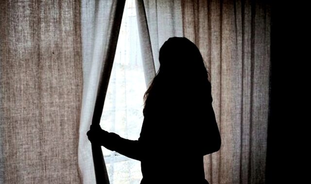 Φρίκη στη Λάρισα. Απήγαγαν 14χρονη, την βίαζαν και την εξέδιδαν