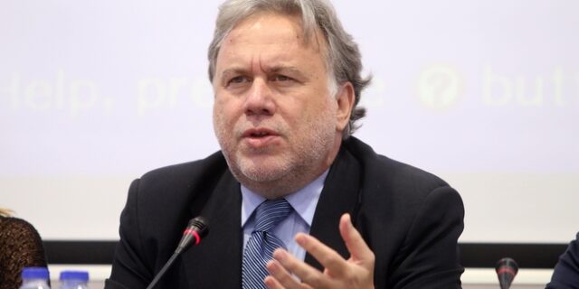 Κατρούγκαλος: Καμία άλλη παράταση για το αγγελιόσημο