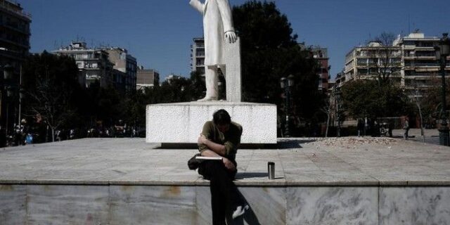 Πρωταθλήτρια στην ανεργία η Ελλάδα, με μικρή μείωση τον Ιούνιο