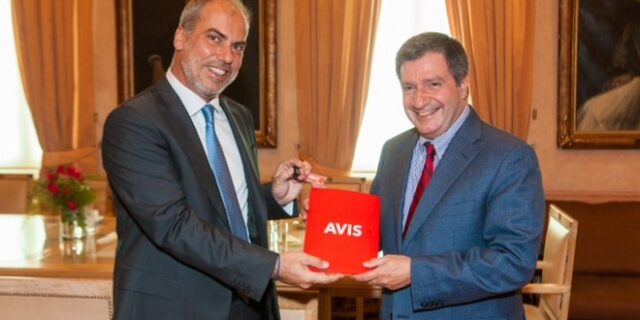 Στο πλευρό των προσφύγων η Avis