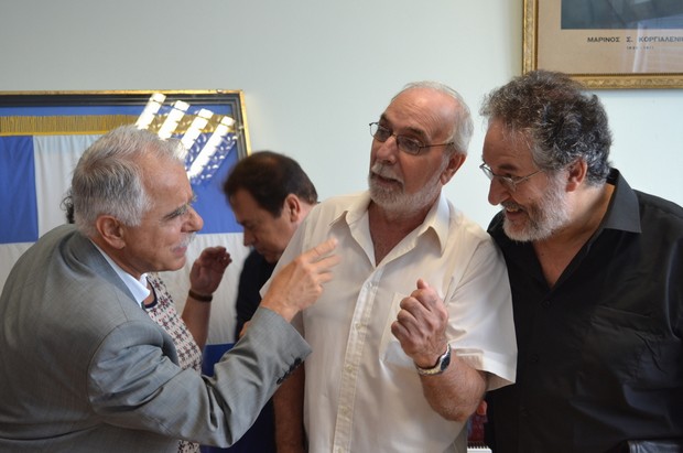 Λαλούν τ’αηδόνια: Μπαλάφας και Θεοπεφτάτου τραγουδούν καντάδες